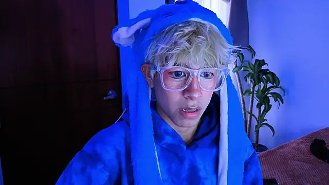 Snapshot of taichi_bluy chatting on 9, 11, 2025 taichi bluy online show from 9, 11, 2025