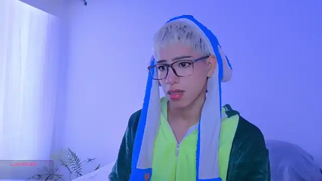 Snapshot of taichi_bluy chatting on 21, 9, 2025 taichi bluy online show from 21, 9, 2025