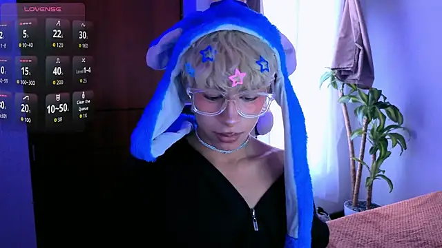 Snapshot of taichi_bluy chatting on 28, 11, 2025 taichi bluy online show from 28, 11, 2025