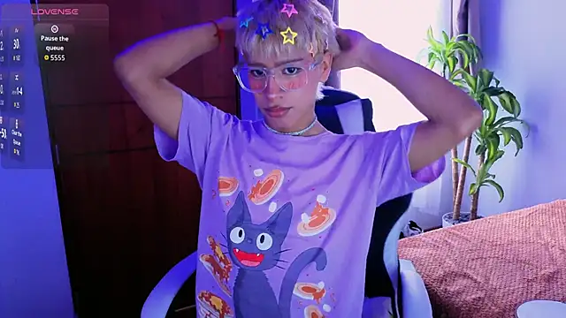 Snapshot of taichi_bluy chatting on 29, 11, 2025 taichi bluy online show from 29, 11, 2025