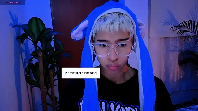 Snapshot of taichi_bluy chatting on 2, 10, 2025 taichi bluy online show from 2, 10, 2025