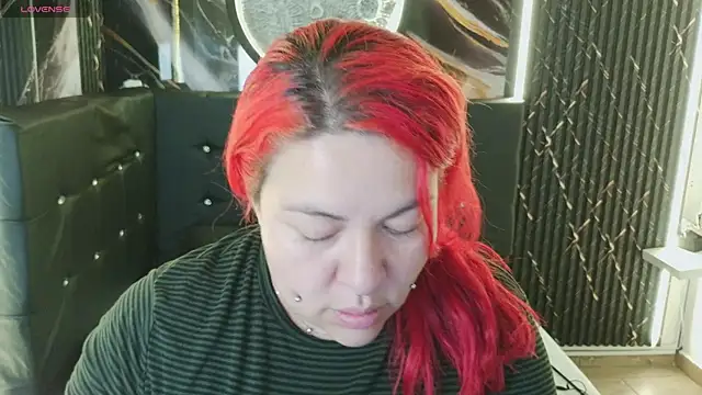 Witch Scarlet online show from 18, 4, 2026