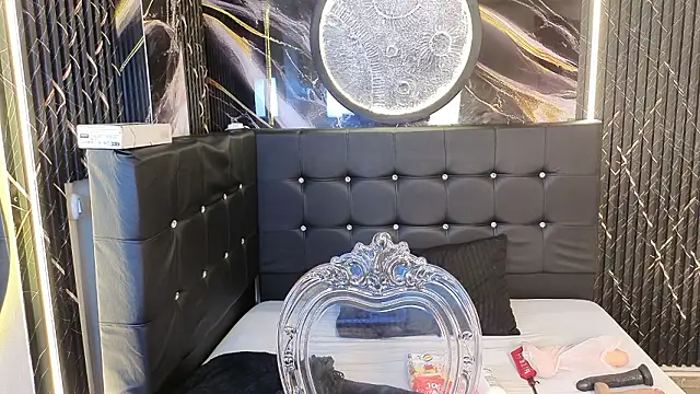 Witch Scarlet online show from 27, 3, 2026