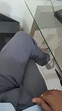 indoreboy1 online show from 4, 11, 2025