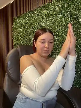 Snapshot of Karen18_boobs chatting on 9, 7, 2026 Karen18 boobs online show from 9, 7, 2026
