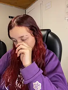 Snapshot of Karen18_boobs chatting on 28, 2, 2026 Karen18 boobs online show from 28, 2, 2026