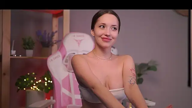 Polly Plush19 online show from 20, 9, 2025