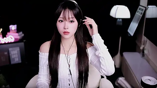 Snapshot of coward_by chatting on 5, 2, 2026 coward by online show from 5, 2, 2026