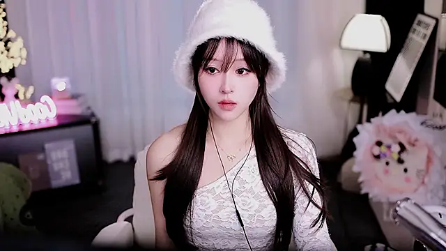 Snapshot of coward_by chatting on 2, 3, 2026 coward by online show from 2, 3, 2026