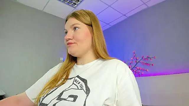 Snapshot of AshleyJoness chatting on 7, 6, 2026 AshleyJoness online show from 7, 6, 2026
