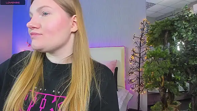 AshleyJoness online show from 3, 6, 2026