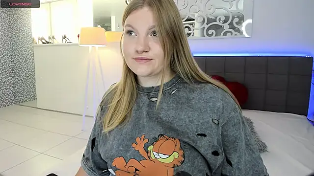 AshleyJoness online show from 22, 9, 2025