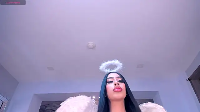 LeahLombardi  online show from 30, 10, 2025