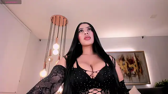 LeahLombardi  online show from 15, 11, 2025