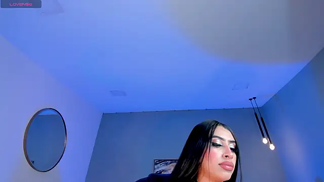 LeahLombardi  online show from 13, 3, 2026