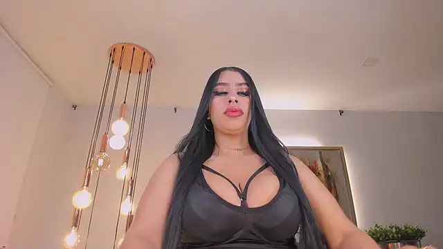 LeahLombardi  online show from 2, 10, 2025