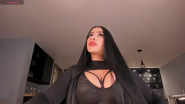 LeahLombardi  online show from 21, 12, 2025