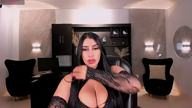 LeahLombardi  online show from 23, 9, 2025