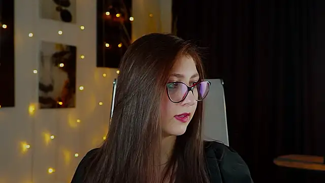 Mary Miiller online show from 2, 12, 2025