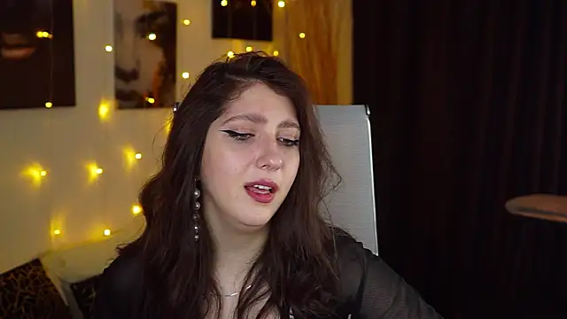 Mary Miiller online show from 26, 11, 2025