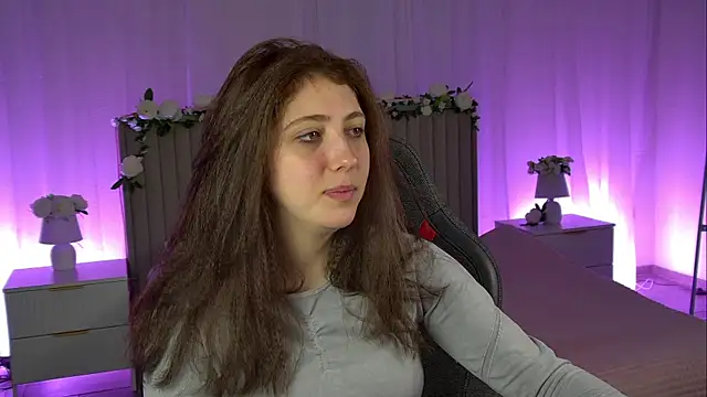 Mary Miiller online show from 26, 10, 2025