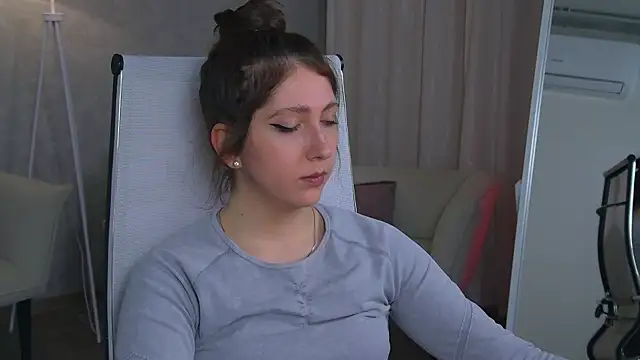 Mary Miiller online show from 14, 11, 2025