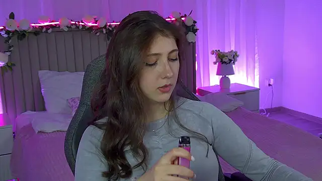 Mary Miiller online show from 19, 12, 2025