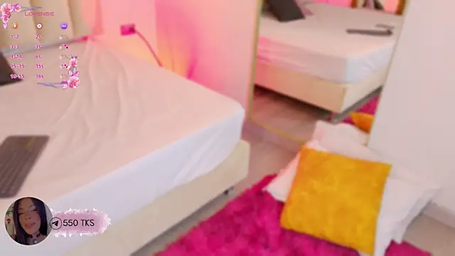 Emely Deluxe online show from 7, 4, 2026