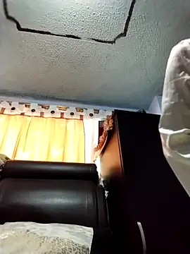 OliviaMorris1 online show from 28, 10, 2025