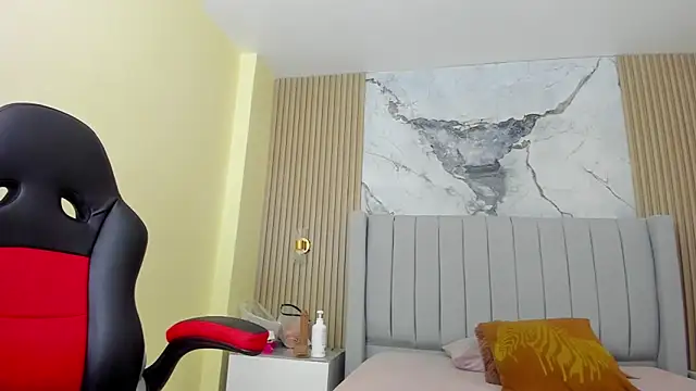 AURORAMARTIN2 online show from 22, 10, 2025