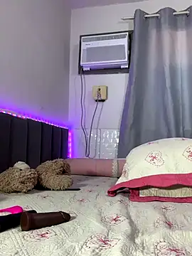 Snapshot of sophiemonroevip chatting on 28, 11, 2025 sophiemonroevip online show from 28, 11, 2025