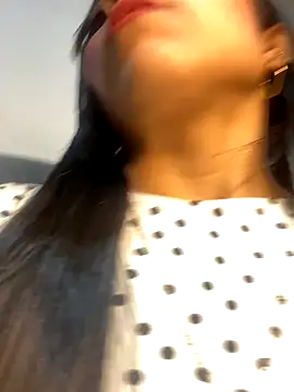 Rosa 25x online show from 15, 10, 2025