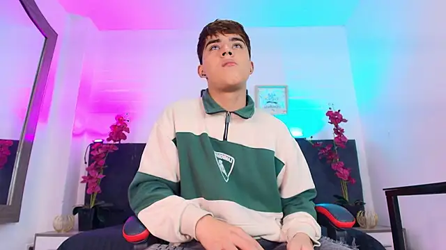 Lucass love online show from 4, 3, 2026