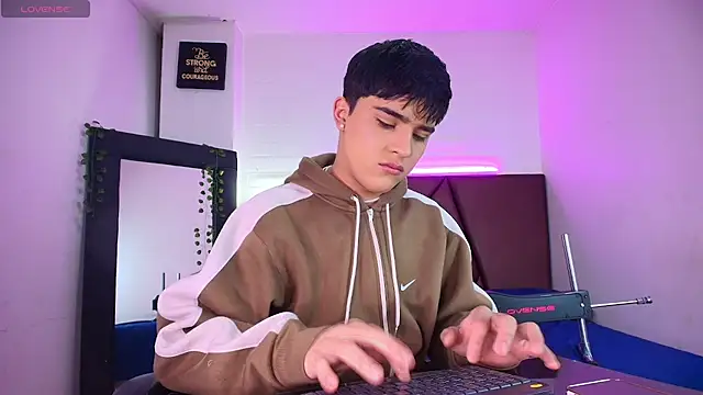 Lucass love online show from 28, 9, 2025