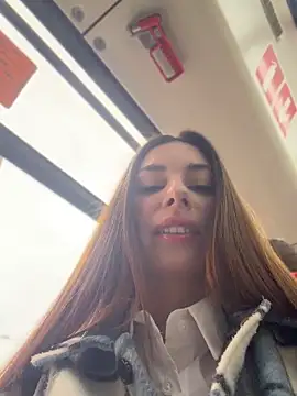 Amelie Crosby online show from 1, 6, 2026