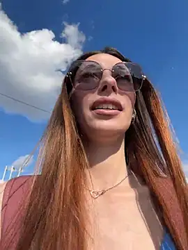 Snapshot of Amelie_Crosby chatting on 13, 7, 2026 Amelie Crosby online show from 13, 7, 2026