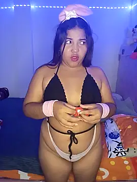 Snapshot of angelHeath13 chatting on 18, 10, 2025 angelHeath13 online show from 18, 10, 2025