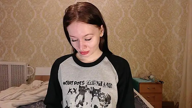 Kitkaat00 online show from 3, 10, 2025