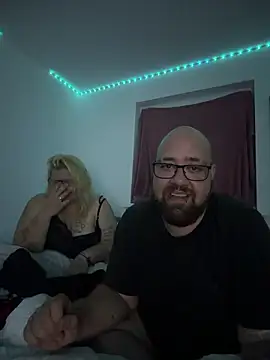 mrandmrsdarkside online show from 12, 4, 2026