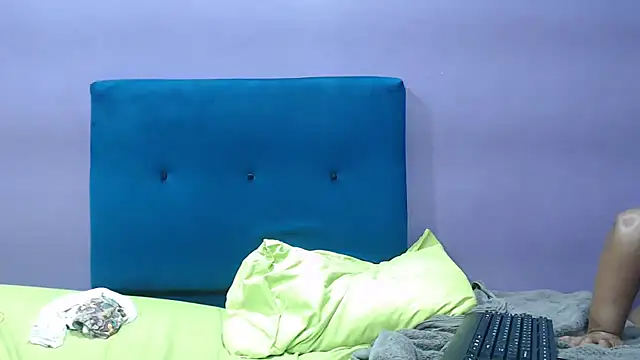 Snapshot of NaughtyChubbyZoe chatting on 11, 11, 2025 NaughtyChubbyZoe online show from 11, 11, 2025