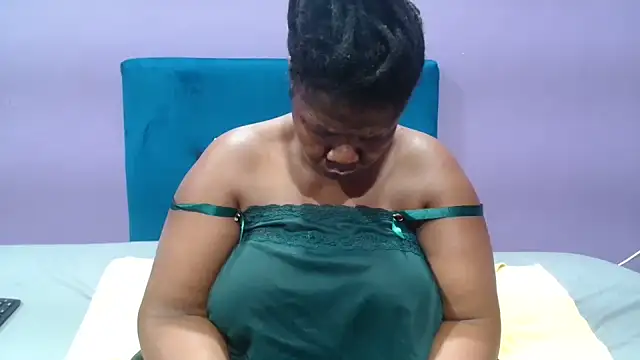 Snapshot of NaughtyChubbyZoe chatting on 24, 9, 2025 NaughtyChubbyZoe online show from 24, 9, 2025