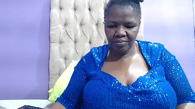 Snapshot of NaughtyChubbyZoe chatting on 9, 9, 2025 NaughtyChubbyZoe online show from 9, 9, 2025