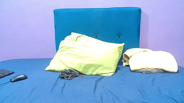 Snapshot of NaughtyChubbyZoe chatting on 1, 10, 2025 NaughtyChubbyZoe online show from 1, 10, 2025