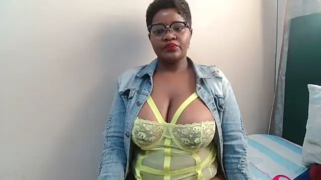 Snapshot of ChubbyBitch26 chatting on 15, 7, 2026 ChubbyBitch26 online show from 15, 7, 2026