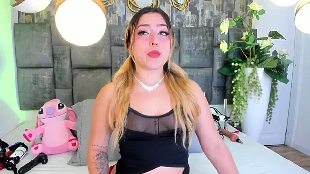 PatyLawrence online show from 11, 11, 2025