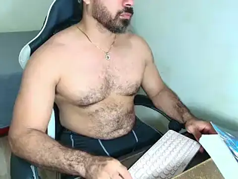 Snapshot of max_love255 chatting on 15, 2, 2026 max love255 online show from 15, 2, 2026