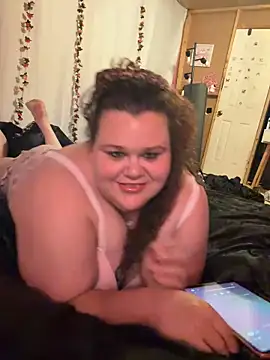 Snapshot of Fatpussybigass chatting on 18, 6, 2026 Fatpussybigass online show from 18, 6, 2026
