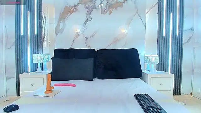 MayaBaker online show from 11, 11, 2025