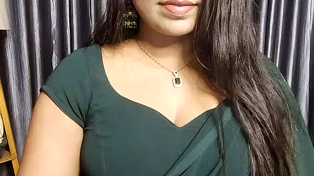 Webrowncouple online show from 9, 10, 2025