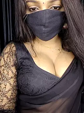 Webrowncouple online show from 4, 10, 2025